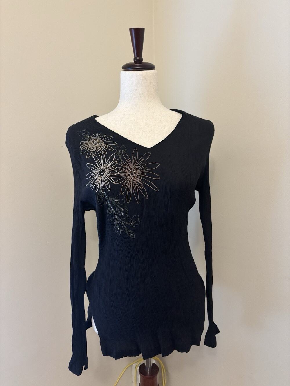Jaclyn Smith Vintage Black Embroidered Floral Beaded Shirt 90s Classy Size XL